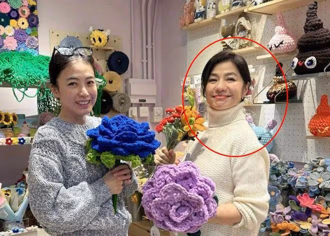 看了69歲林青霞的素顏照，才知道不扮嫩不「暴露」也是一種優雅