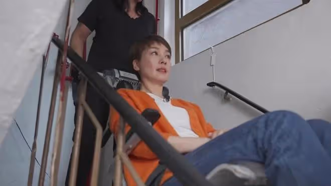 TVB女星一年沒劇拍，主持好人節目開播，探訪獨居老人感觸深