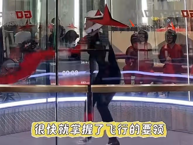 郭富城帶妻女體驗室內跳傘,倆女兒表現亮眼,方媛猛夸老公像迷妹