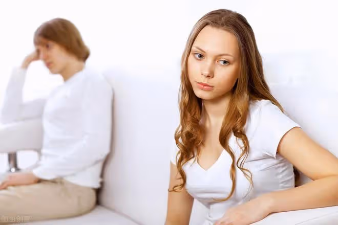 結婚那天,我看到的是住過的婚房,跟被毀壞的家具,直接回了娘家