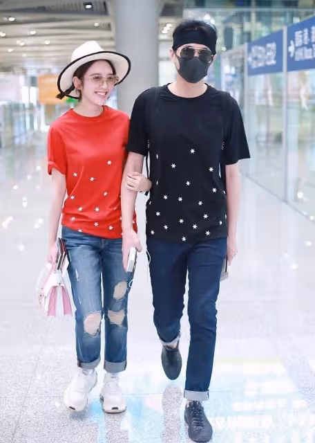 又相信愛情了,唐藝昕張若昀婚後真挺甜,情侶裝親密挽手,都是糖