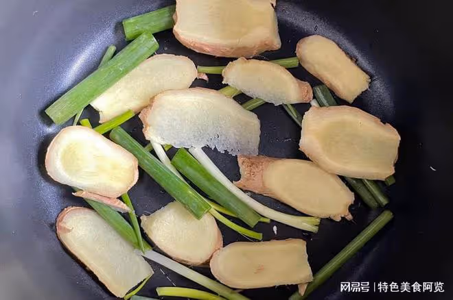 快手電飯煲【鹽焗雞】!有手就會,鮮嫩多汁,一鍵全搞定!