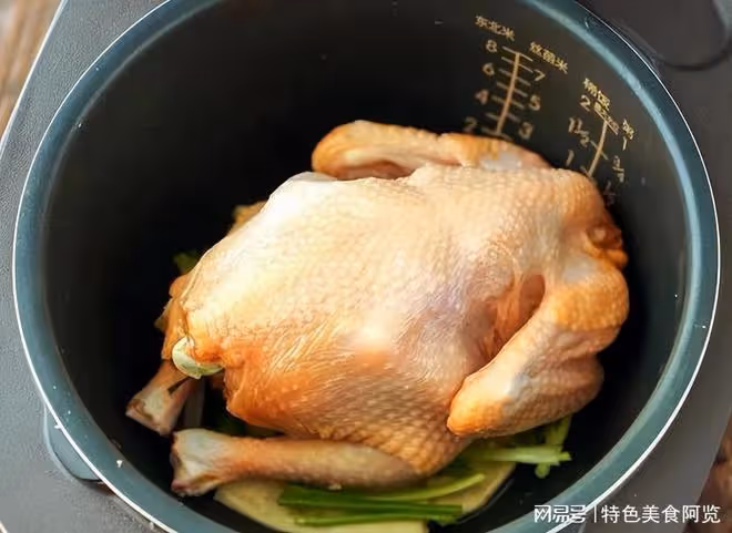 快手電飯煲【鹽焗雞】!有手就會,鮮嫩多汁,一鍵全搞定!