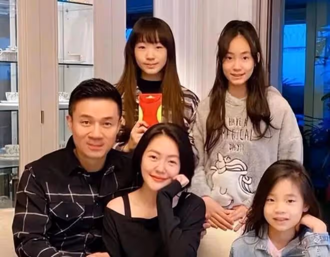 小S二女兒真實身材曝光，沒修圖的腿獲得好評，和普通女孩沒區別