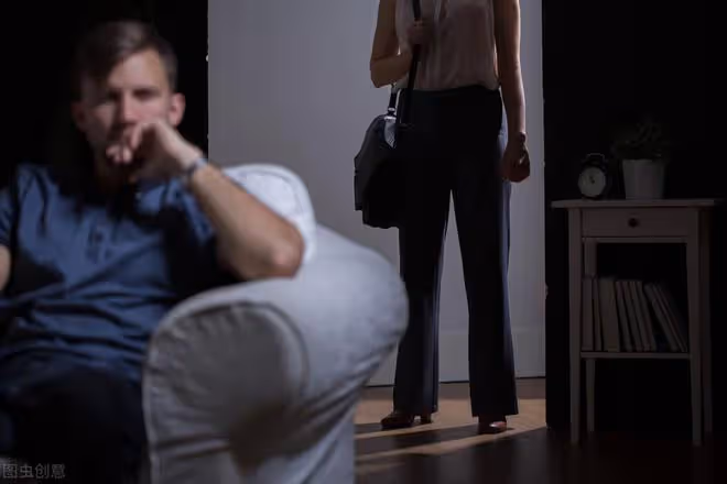 她兩次結婚，為了尋求幸福，卻在面對幸福之後的現實時又離婚了