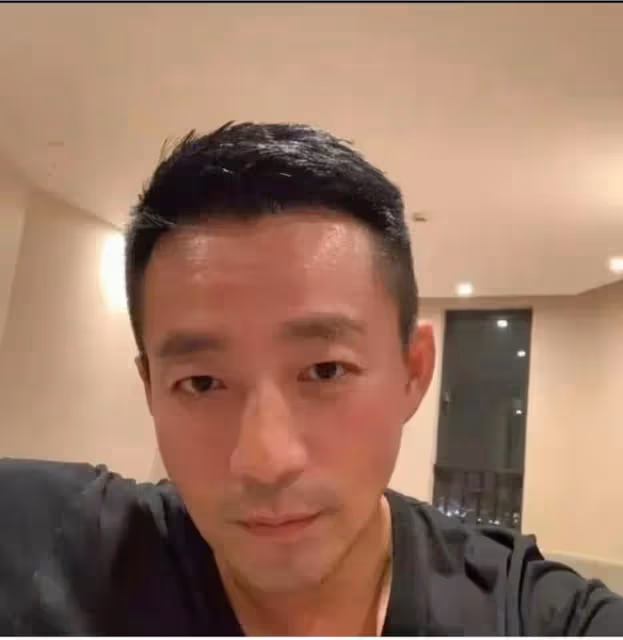 大S媽媽被傳喚了！戴口罩裹的密不透風，一言不發匆匆進入高檢署