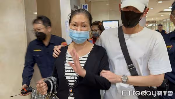 大S告汪小菲搬名畫毀債權　S媽出庭作證嘆：女兒太委屈！