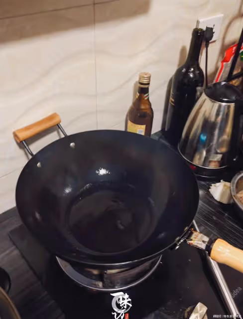 鯽魚湯怎麼做,才湯汁濃白無腥味?步驟詳細,魚肉鮮嫩,湯鮮味美