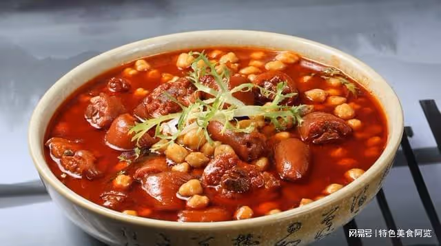 愛上美食,如何做黃豆花生悶五花肉更好吃呢?