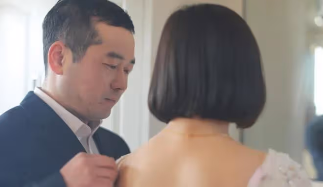 二婚嫁給小13歲男人，43歲女人坦言：婚後生活全是有苦難言