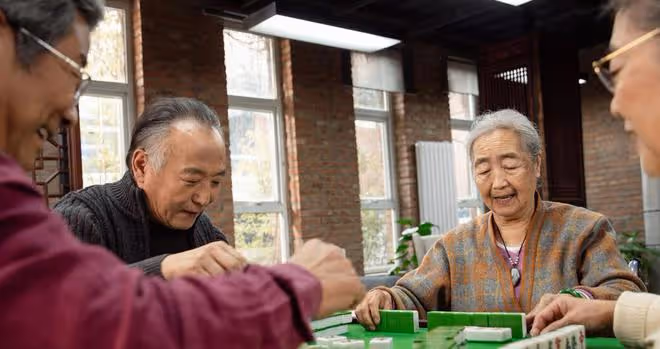 為啥奉勸老年人晚年不要打麻將？68歲大媽：這種消遣方式害人害己