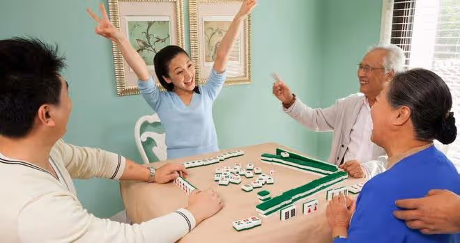 為啥奉勸老年人晚年不要打麻將？68歲大媽：這種消遣方式害人害己