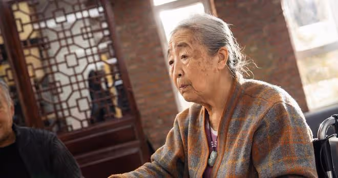為啥奉勸老年人晚年不要打麻將？68歲大媽：這種消遣方式害人害己
