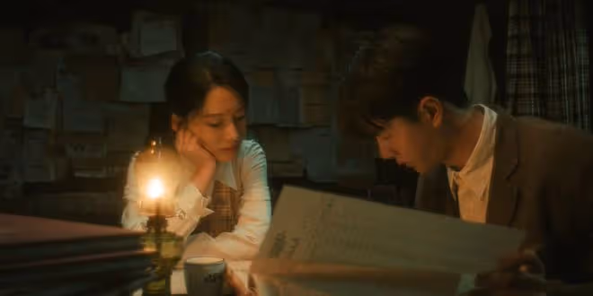 《追風者》直到沈圖南收到中正劍，沈近真才發現，蘇辭書雙重身份
