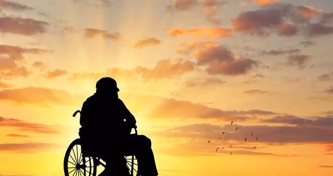 家有長壽老人,對兒女來說是福還是禍?一位70歲的大媽說出了答案