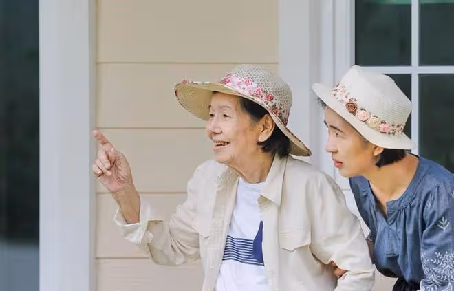 婆婆手術要花60萬，我阻攔，丈夫怒提離婚，半年後哭訴：不如不治