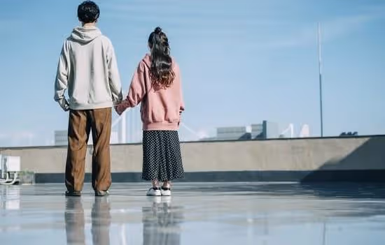 她29歲,工資8500,出門遊玩婆婆要訂三人間,她不同意被罵不懂事