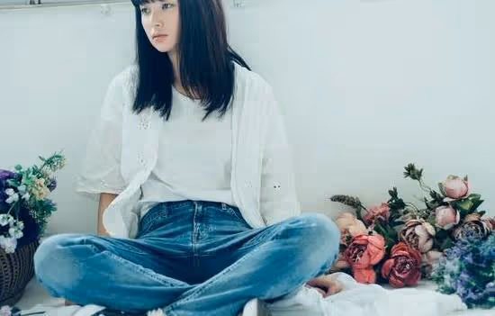 她29歲,工資8500,出門遊玩婆婆要訂三人間,她不同意被罵不懂事