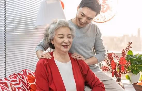 她29歲,工資8500,出門遊玩婆婆要訂三人間,她不同意被罵不懂事