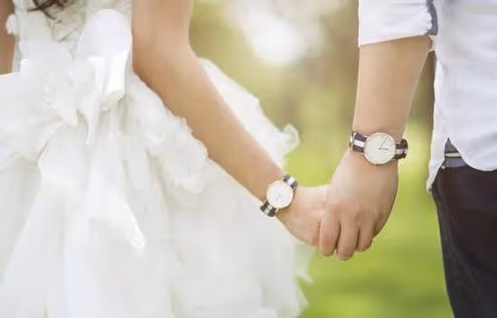 她29歲,工資8500,出門遊玩婆婆要訂三人間,她不同意被罵不懂事