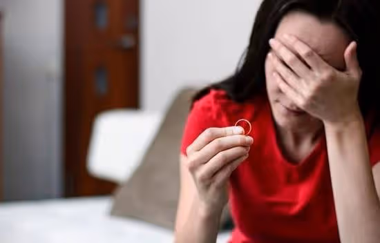 她29歲,工資8500,出門遊玩婆婆要訂三人間,她不同意被罵不懂事