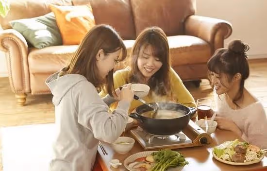 她32歲,老公意外去世,2720000補償款給公婆200000,他們很高興