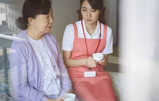 她32歲,老公意外去世,2720000補償款給公婆200000,他們很高興