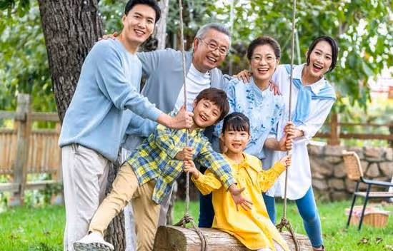 她32歲,老公意外去世,2720000補償款給公婆200000,他們很高興
