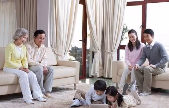 她32歲,老公意外去世,2720000補償款給公婆200000,他們很高興