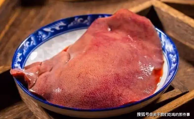 豬肝別再只用水洗了,等於白洗,廚師長教你小技巧,無腥味又鮮嫩