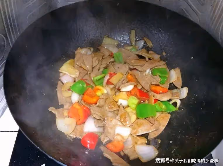 豬肝別再只用水洗了，等於白洗，廚師長教你小技巧，無腥味又鮮嫩
