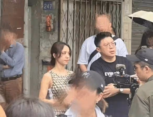 蔡依林廣東街頭亮相！辣妹造型吸睛，43歲美如少女