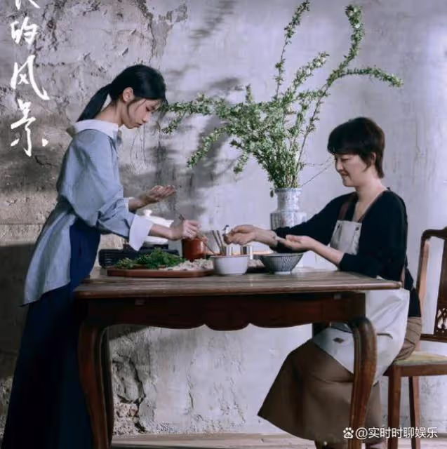 57歲徐帆攜養女徐朵登《上城士》封面，相互依偎雙手緊扣好溫情