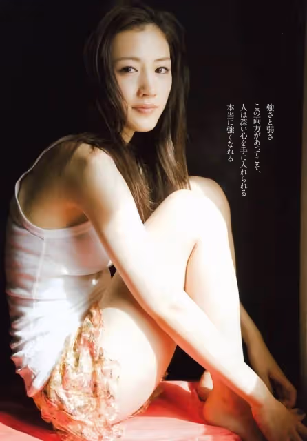 日本女星綾瀨遙寫真太驚艷！既像鄰家美女又性感火辣