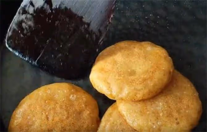 玉米面這樣做太好吃了,不燙麵,手不沾面,鬆軟可口,涼了也不硬
