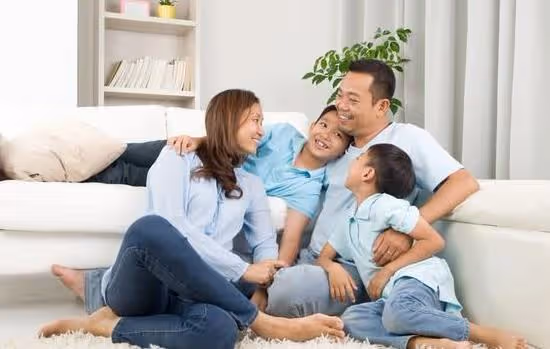 她45歲，月入20000，婆婆要住到她家養老，她對老公說那就離婚吧