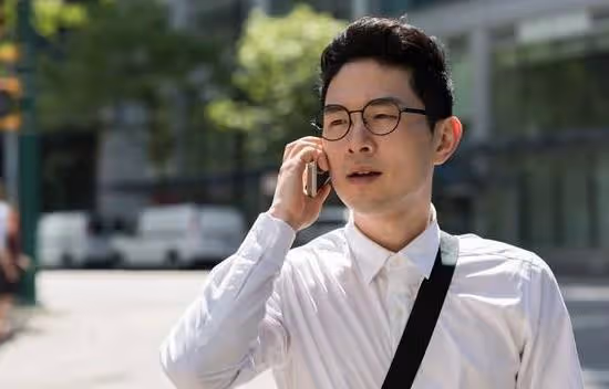 她45歲，月入20000，婆婆要住到她家養老，她對老公說那就離婚吧