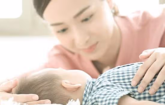 她45歲，月入20000，婆婆要住到她家養老，她對老公說那就離婚吧