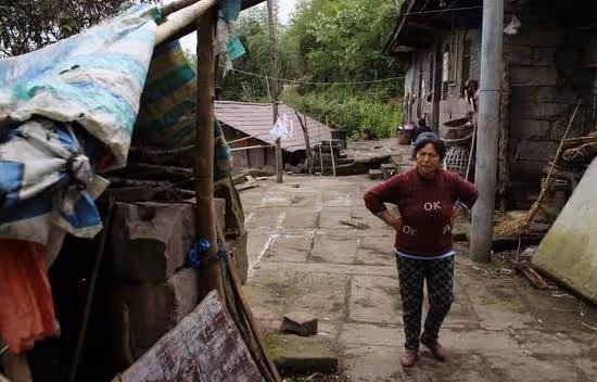 她45歲，月入20000，婆婆要住到她家養老，她對老公說那就離婚吧