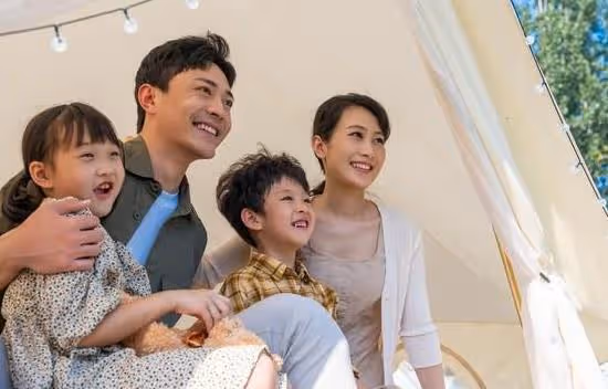 她45歲，月入20000，婆婆要住到她家養老，她對老公說那就離婚吧