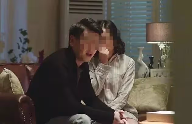 丈夫出軌女服務員，拋棄妻子，落魄歸家時才發現家早已回不去了