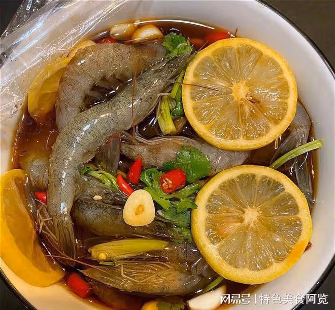 中國最受歡迎的10大生吃美食!除了三文魚,你還知道哪些呢?