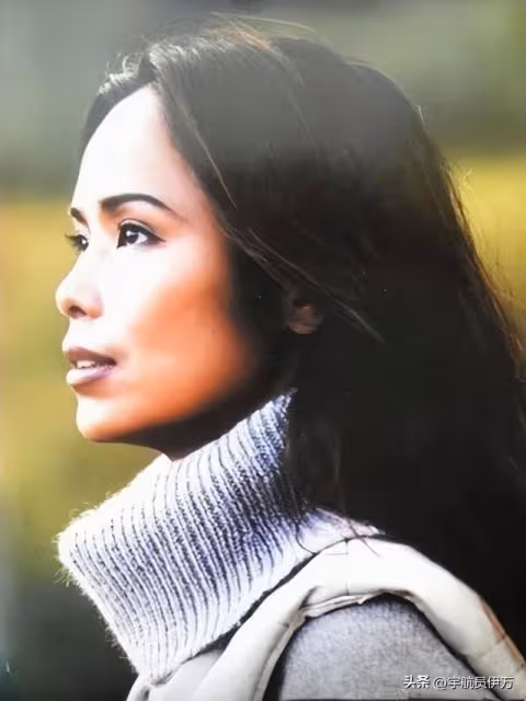 韋唯：移居美國住豪宅，卻慘遭丈夫家暴，如今回國發展成人生贏家