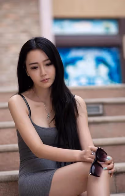 情侶之間，第一次在親親的時候，女生都在想什麼，你知道嗎？