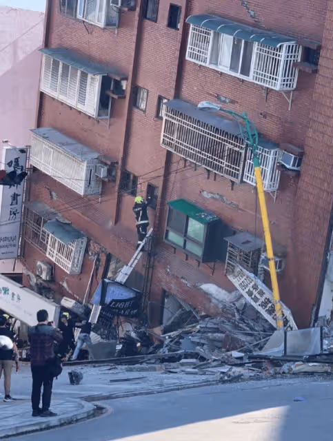 曝郭台銘豪宅頂樓泳池因地震變瀑布,嬌妻曾馨瑩透露真相:好可怕