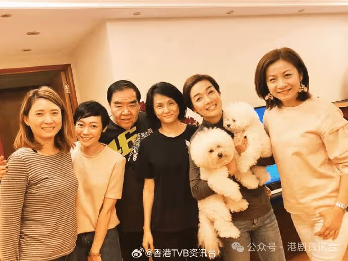 72歲鄭則仕低調嫁女!與愛妻林燕明榮升外父外母笑容滿面