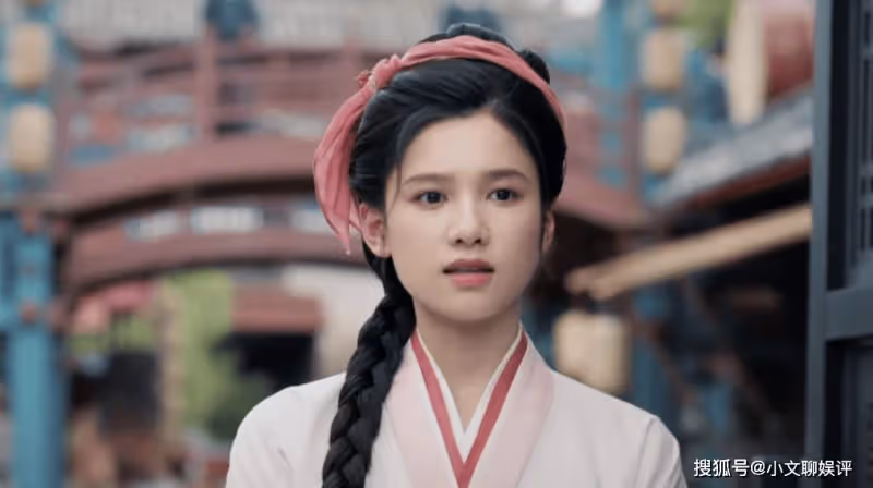 《惜花芷》開播!張婧儀絕美動人,胡一天「馬臉」卻給我當頭一棒