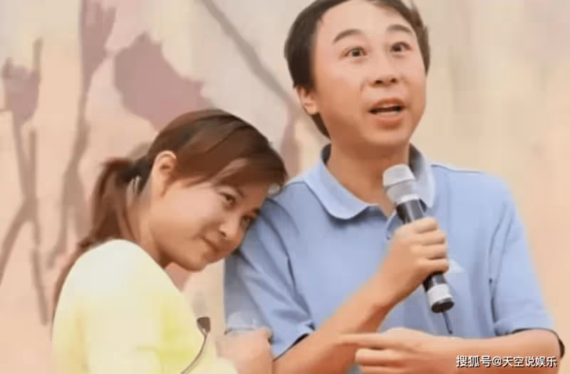 馮鞏攜徒弟祭拜恩師馬季!賈玲缺席遭質疑,不掃墓前塵被諷走過程