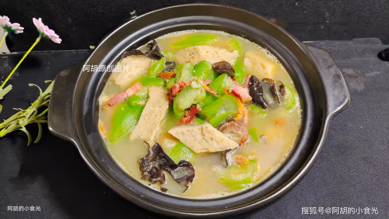 這菜2塊錢一根,卻全身是寶!春天「搶鮮」燉一鍋,高鉀好營養,滿口多汁下飯