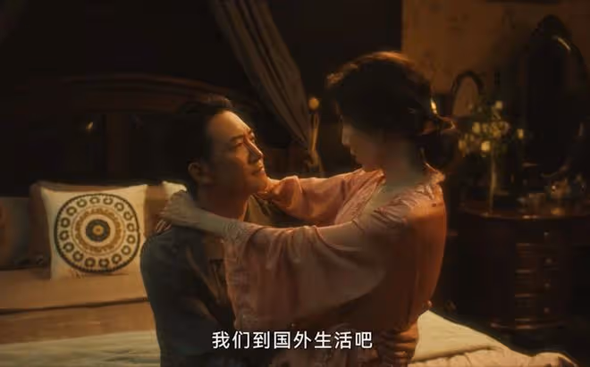 《追風者》直到沈圖南被革職後起復，蘇辭書才發現，蔣送劍的用意